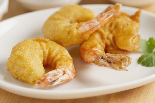 Smażone krewetki w tempurze